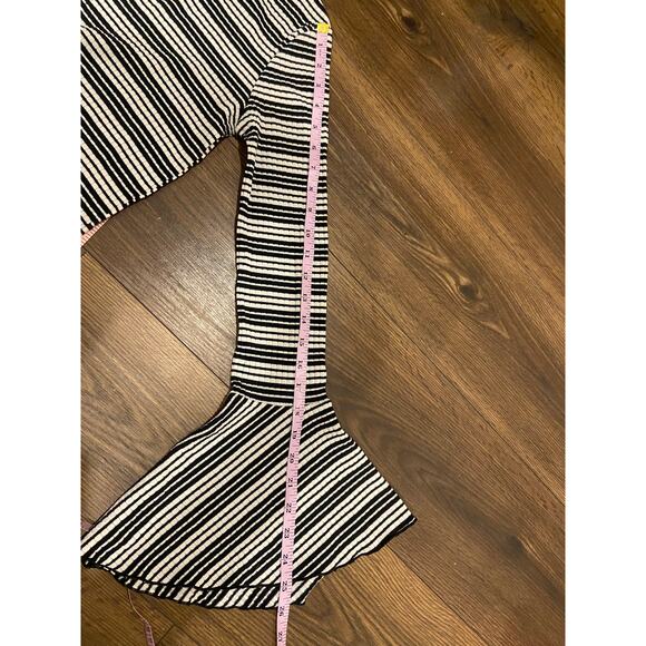 Zara Black & White Striped Bell Sleeve Top Flared Cuff Statement Blouse sz: S - Picture 6 of 9